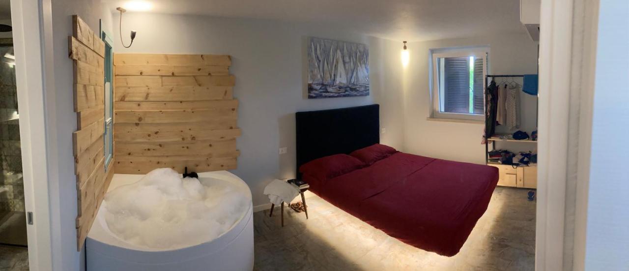 Apartmán Redhouse Benaco Torri Del Benaco Exteriér fotografie