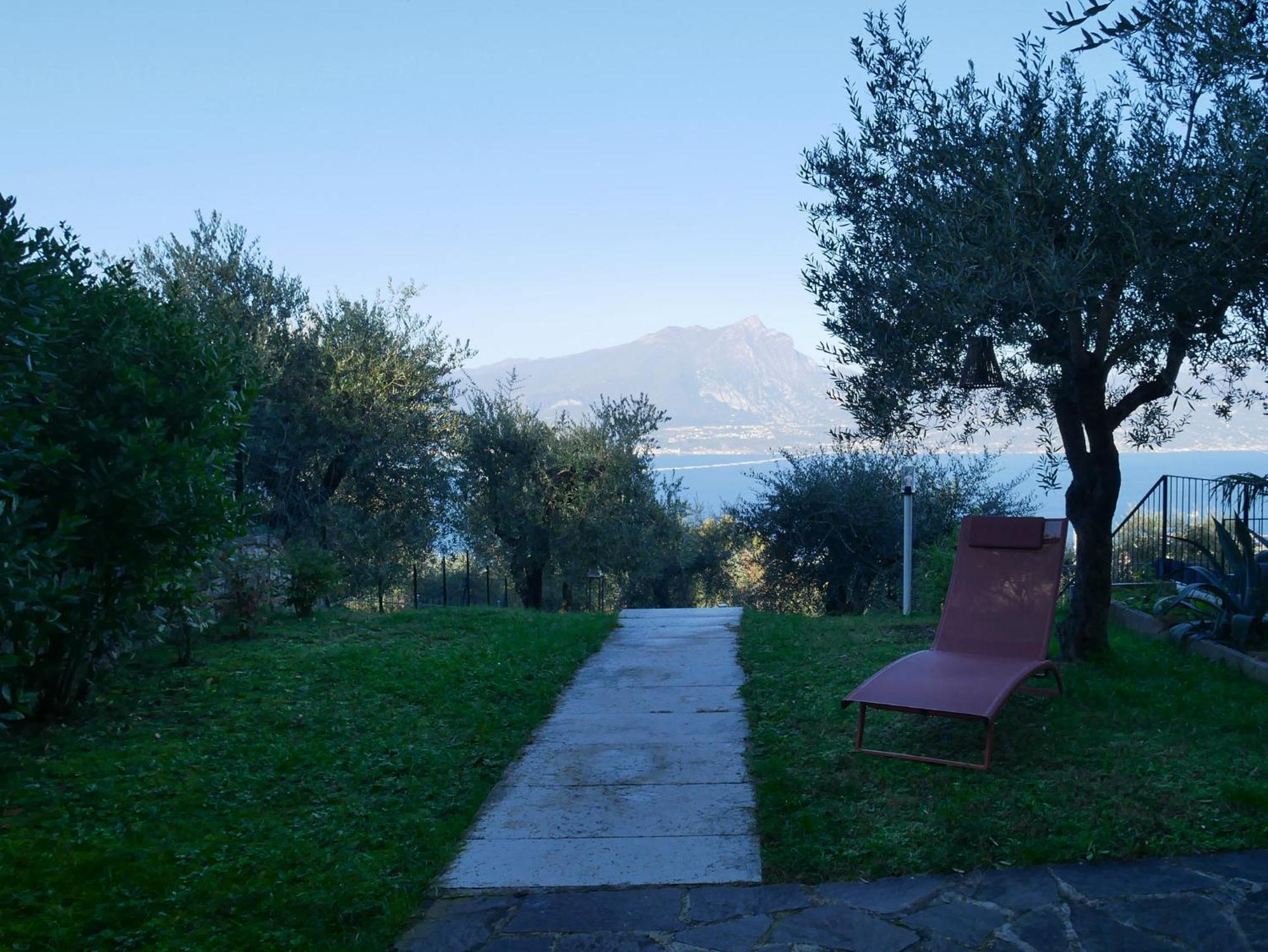 Apartmán Redhouse Benaco Torri Del Benaco Exteriér fotografie