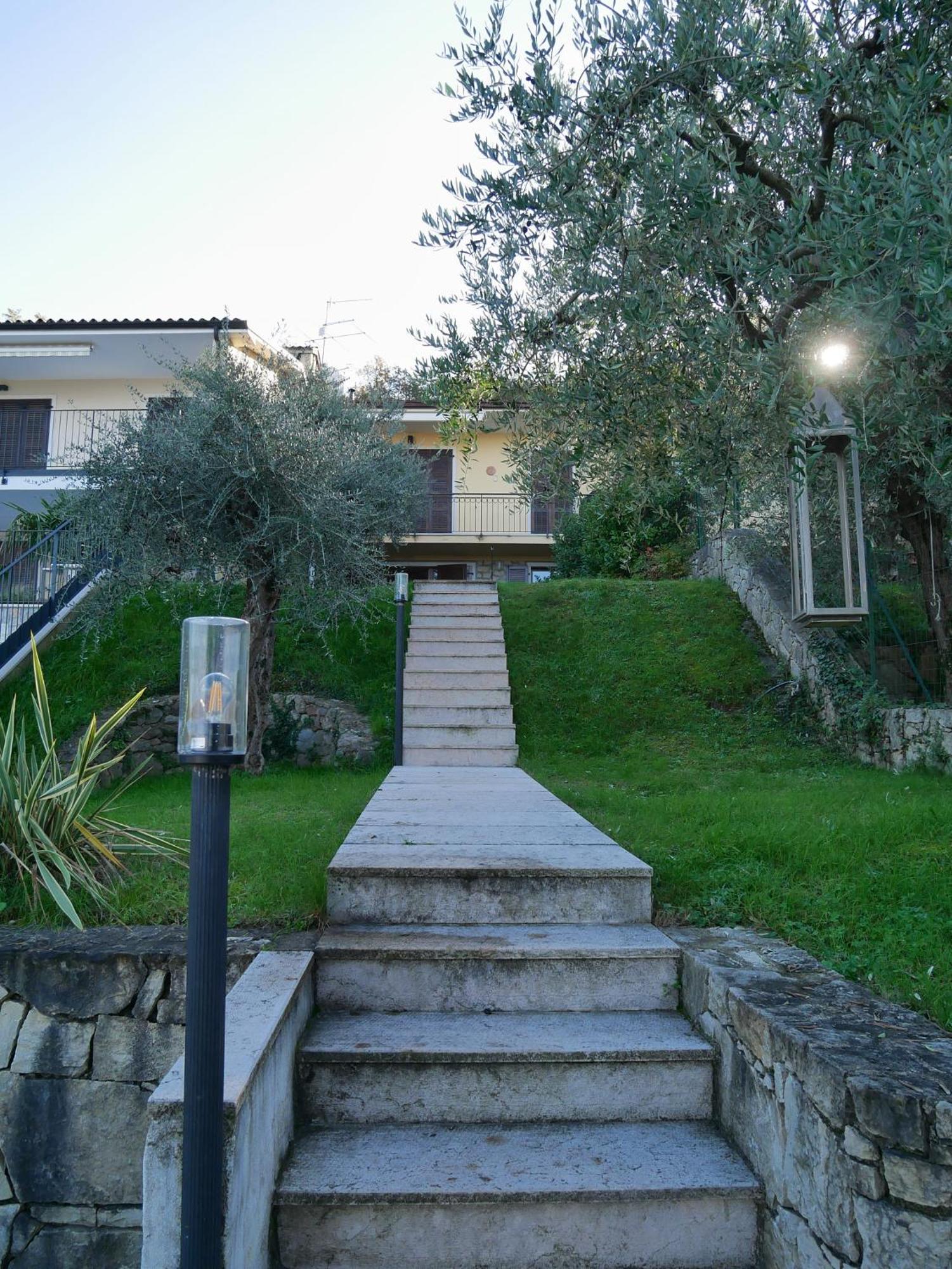 Apartmán Redhouse Benaco Torri Del Benaco Exteriér fotografie